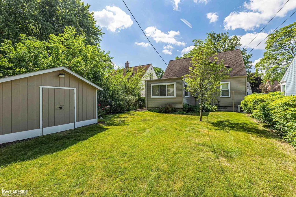 1917 Harwood Avenue Royal Oak City MI 48067