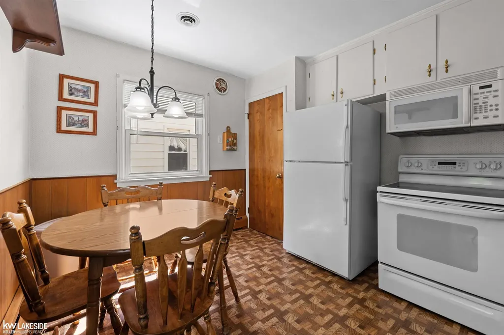 1917 Harwood Avenue Royal Oak City MI 48067