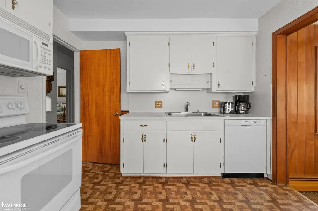 1917 Harwood Avenue Royal Oak City MI 48067