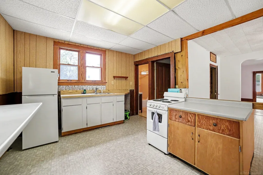 817 Wright Street Saginaw City MI 48602