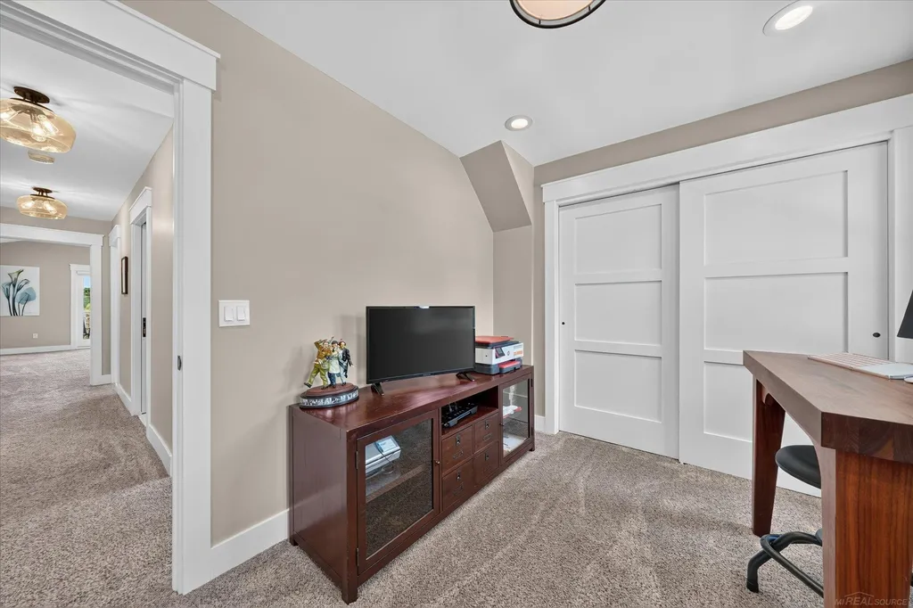 139 Albertson Street Rochester City MI 48307