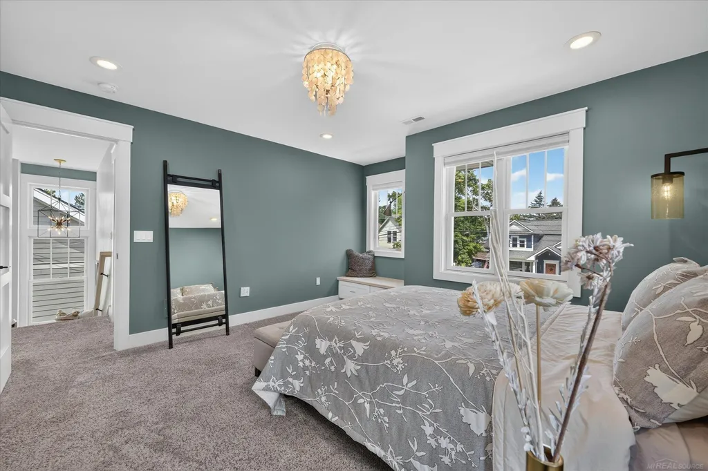 139 Albertson Street Rochester City MI 48307