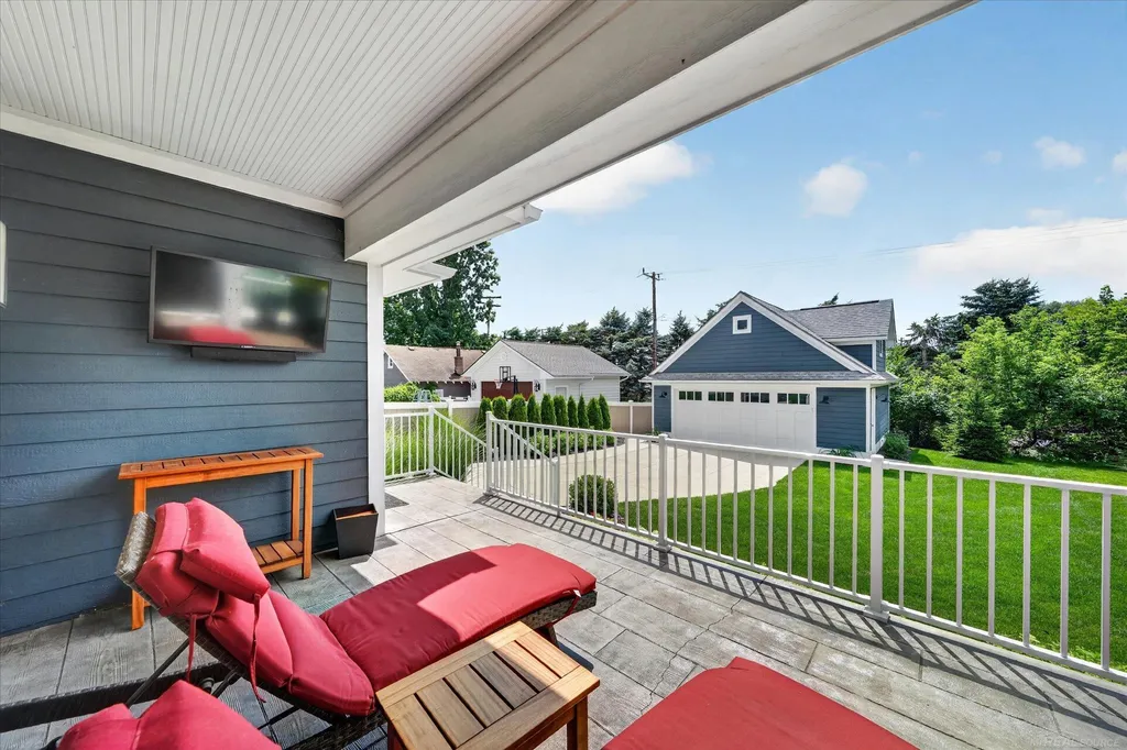 139 Albertson Street Rochester City MI 48307