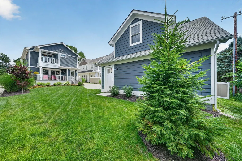 139 Albertson Street Rochester City MI 48307