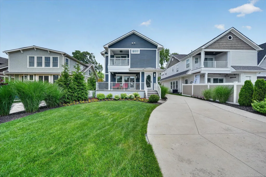 139 Albertson Street Rochester City MI 48307