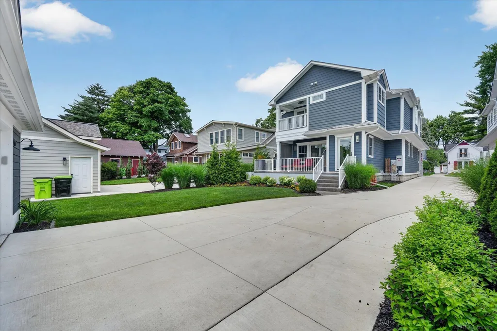 139 Albertson Street Rochester City MI 48307