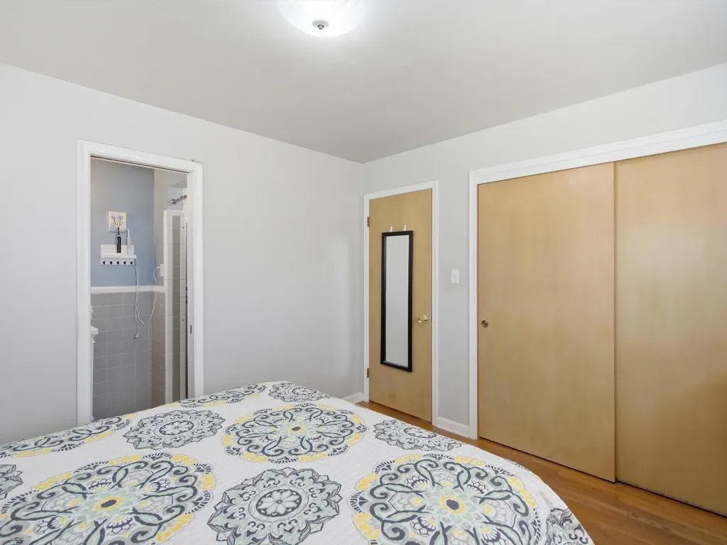 5539 Hartlein Drive Warren City MI 48092