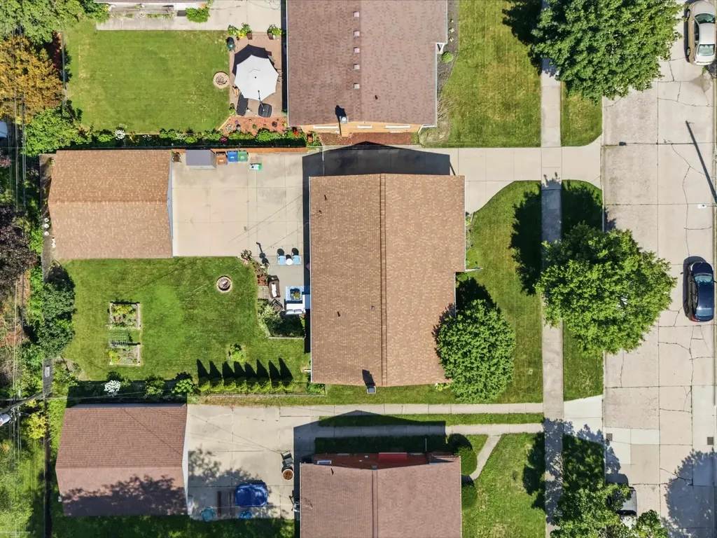 5539 Hartlein Drive Warren City MI 48092