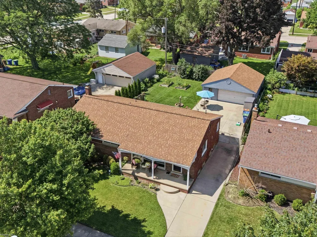 5539 Hartlein Drive Warren City MI 48092