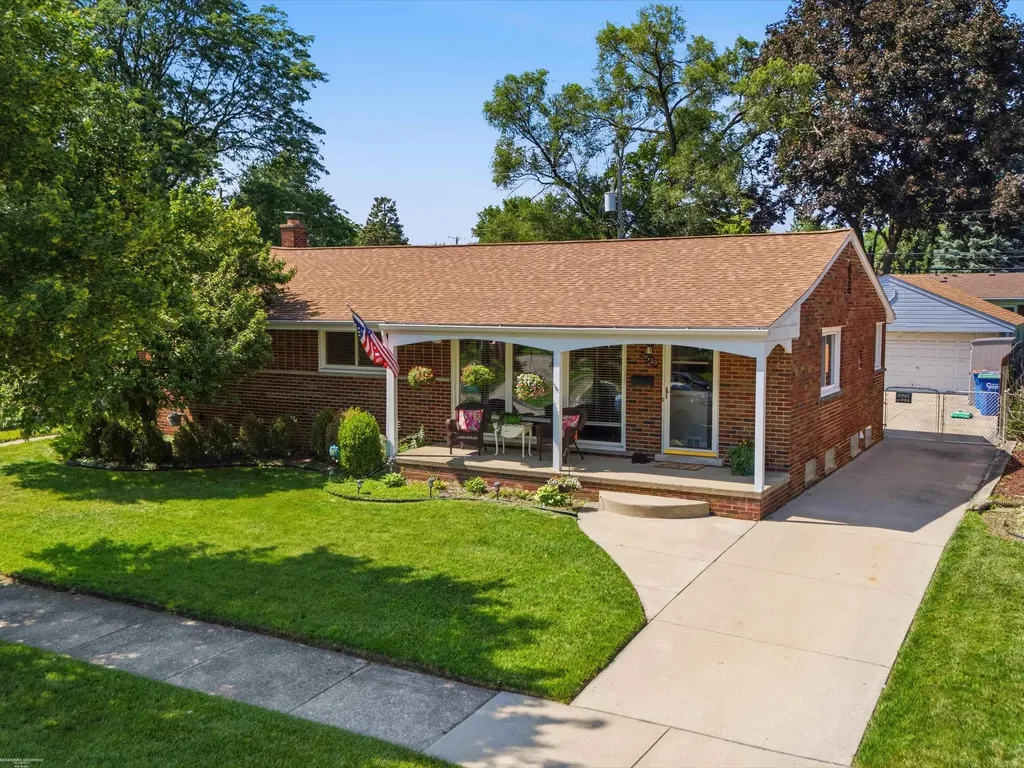 5539 Hartlein Drive Warren City MI 48092