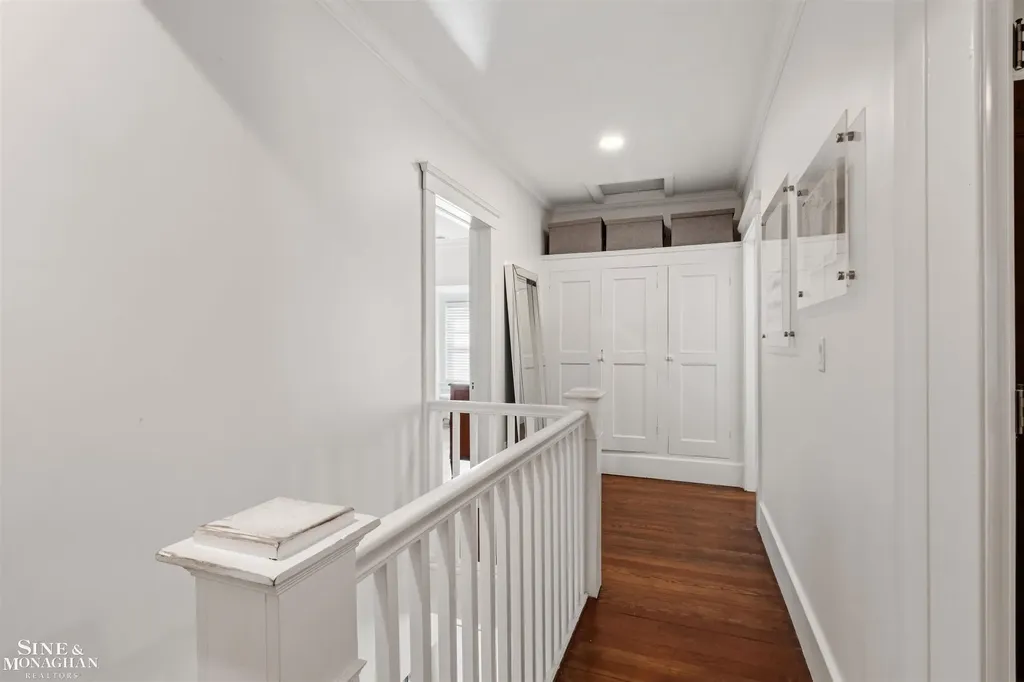 835 Cook Road Grosse Pointe Woods City MI 48236