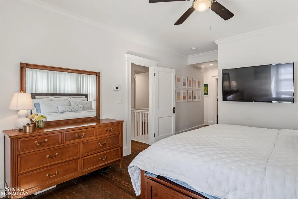 835 Cook Road Grosse Pointe Woods City MI 48236