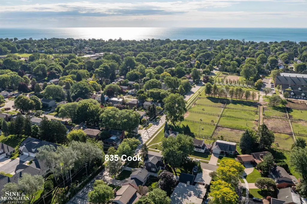 835 Cook Road Grosse Pointe Woods City MI 48236