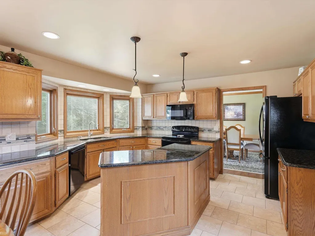 46288 Glen Pointe Drive Shelby Charter Township MI 48315