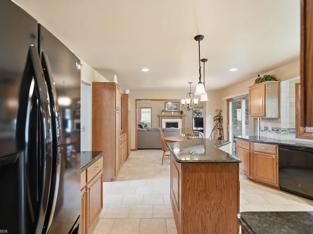 46288 Glen Pointe Drive Shelby Charter Township MI 48315