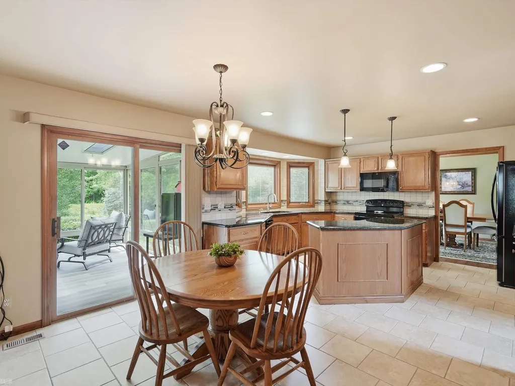 46288 Glen Pointe Drive Shelby Charter Township MI 48315
