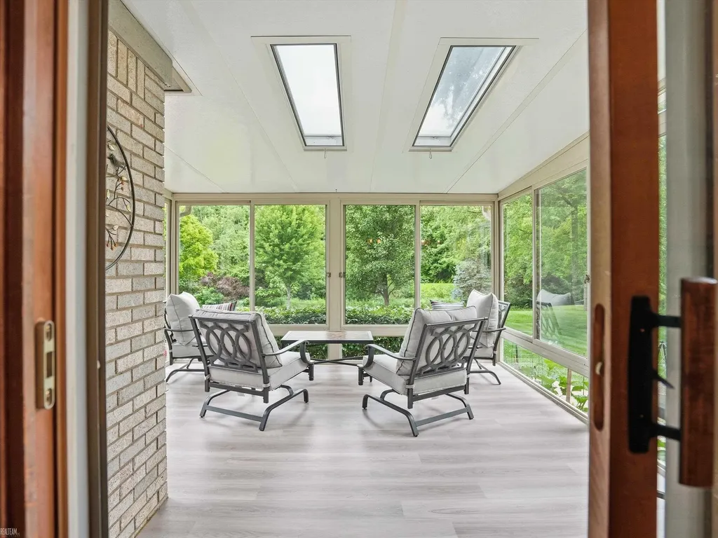 46288 Glen Pointe Drive Shelby Charter Township MI 48315