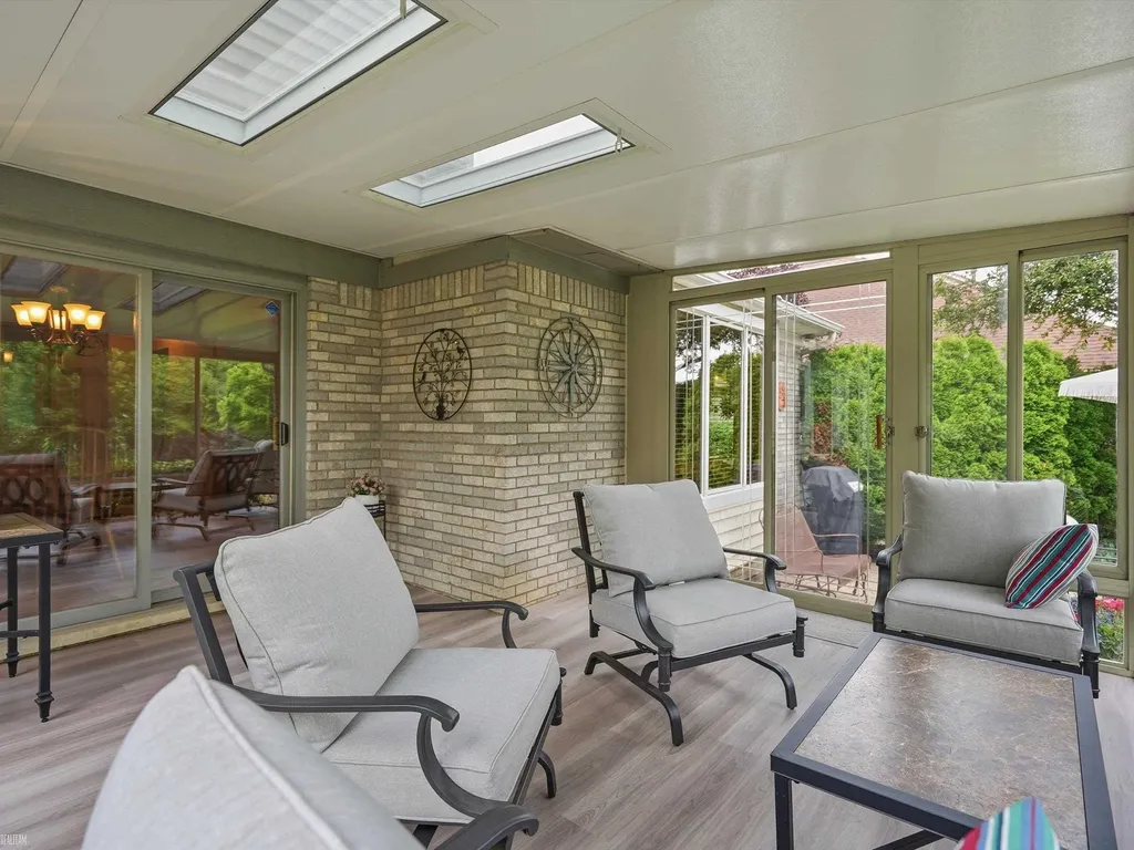 46288 Glen Pointe Drive Shelby Charter Township MI 48315
