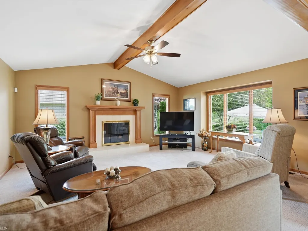 46288 Glen Pointe Drive Shelby Charter Township MI 48315