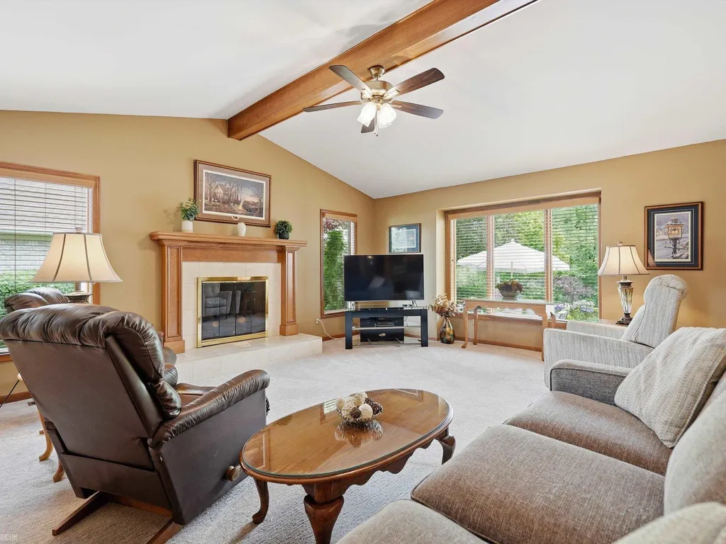 46288 Glen Pointe Drive Shelby Charter Township MI 48315