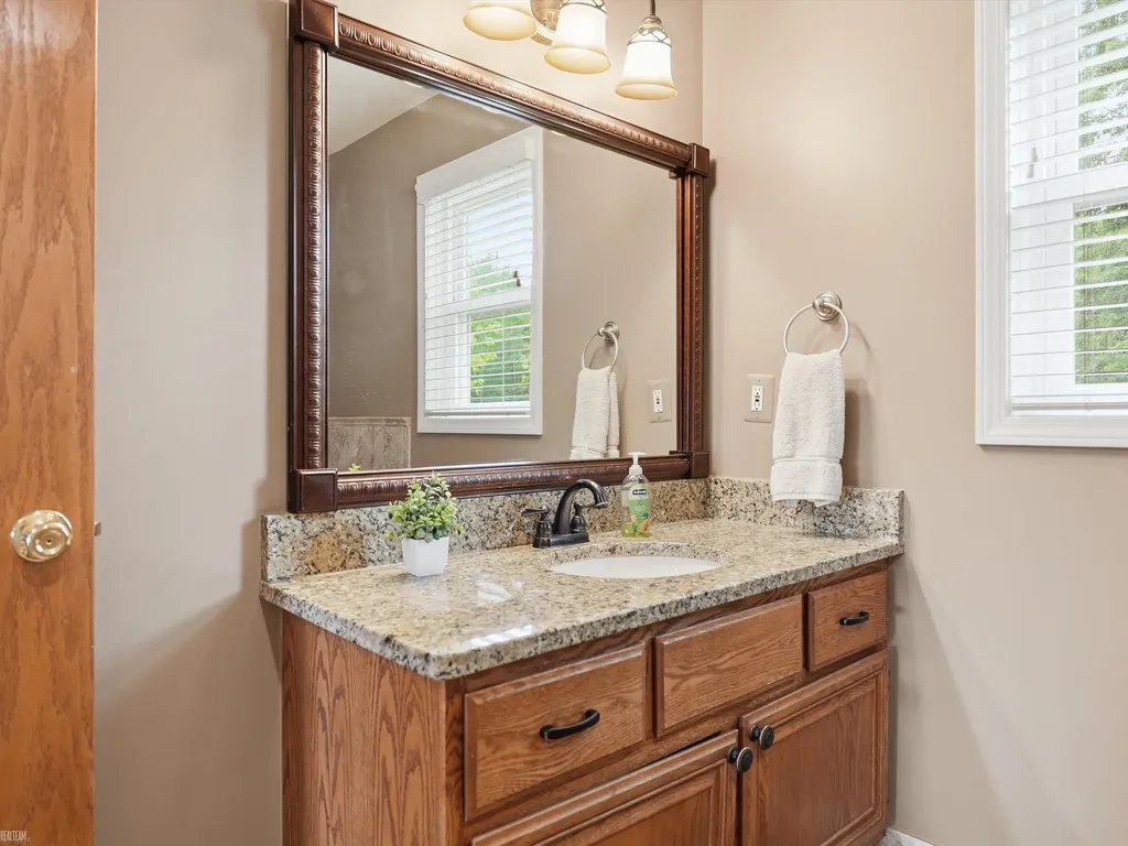 46288 Glen Pointe Drive Shelby Charter Township MI 48315