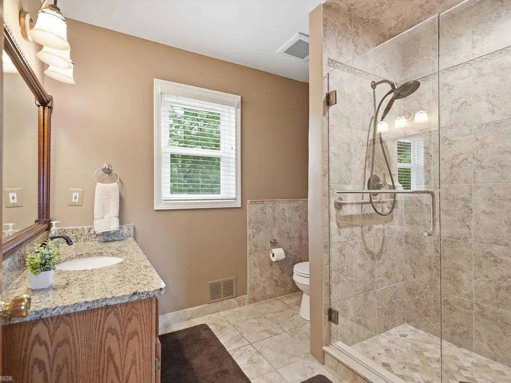 46288 Glen Pointe Drive Shelby Charter Township MI 48315