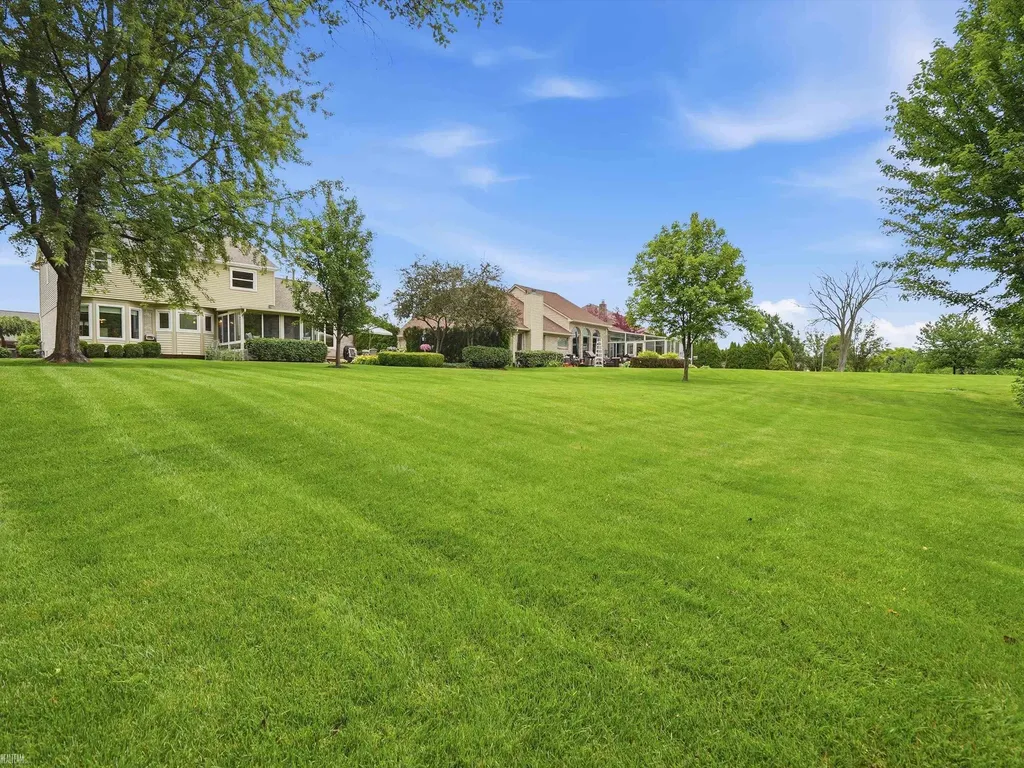 46288 Glen Pointe Drive Shelby Charter Township MI 48315