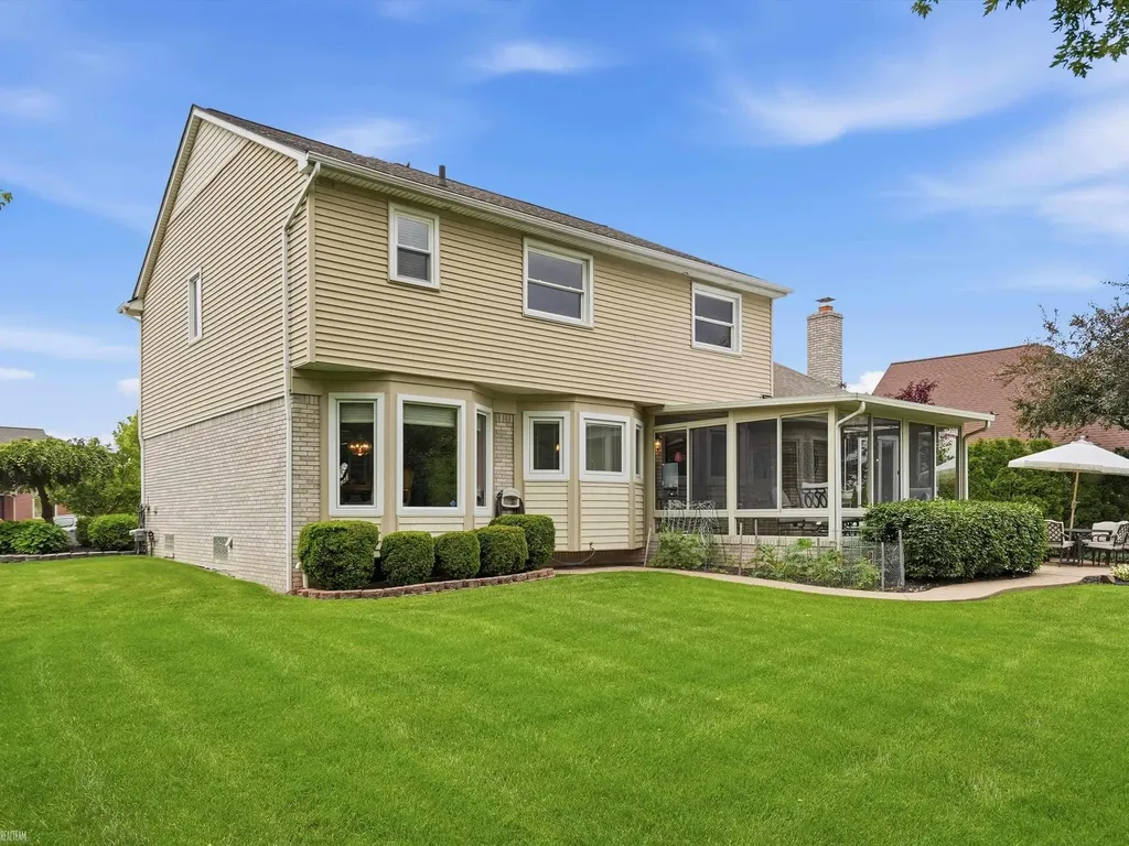 46288 Glen Pointe Drive Shelby Charter Township MI 48315