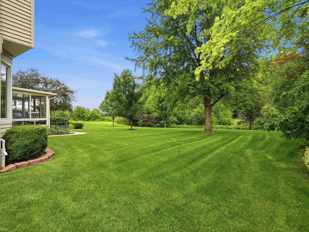 46288 Glen Pointe Drive Shelby Charter Township MI 48315