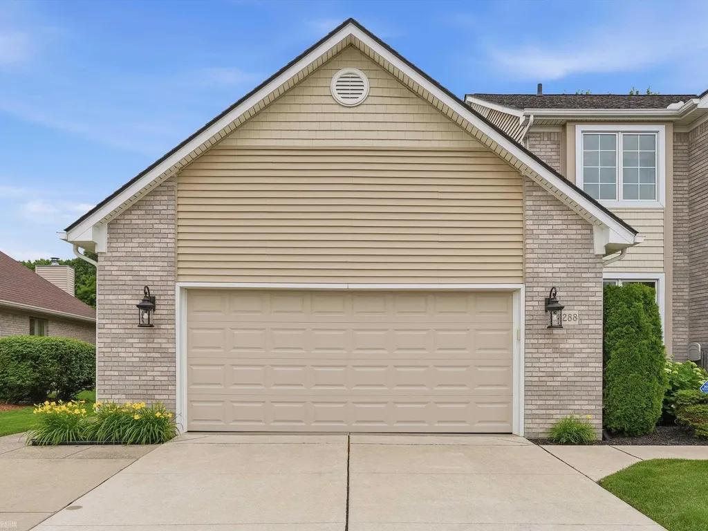 46288 Glen Pointe Drive Shelby Charter Township MI 48315