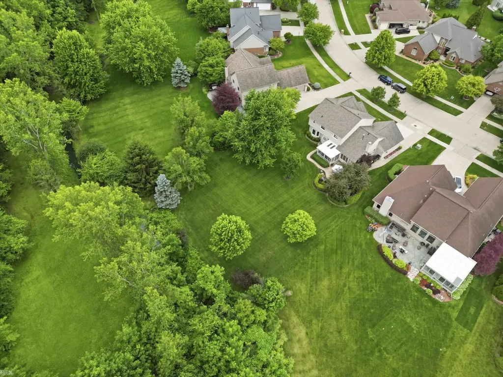 46288 Glen Pointe Drive Shelby Charter Township MI 48315