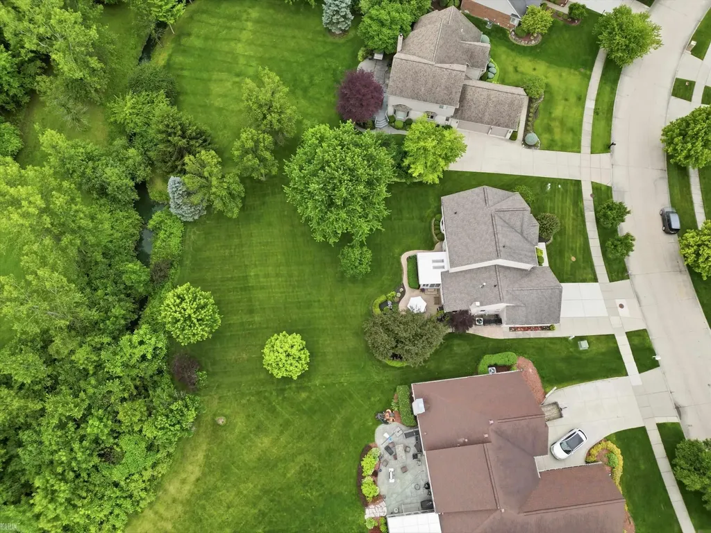 46288 Glen Pointe Drive Shelby Charter Township MI 48315