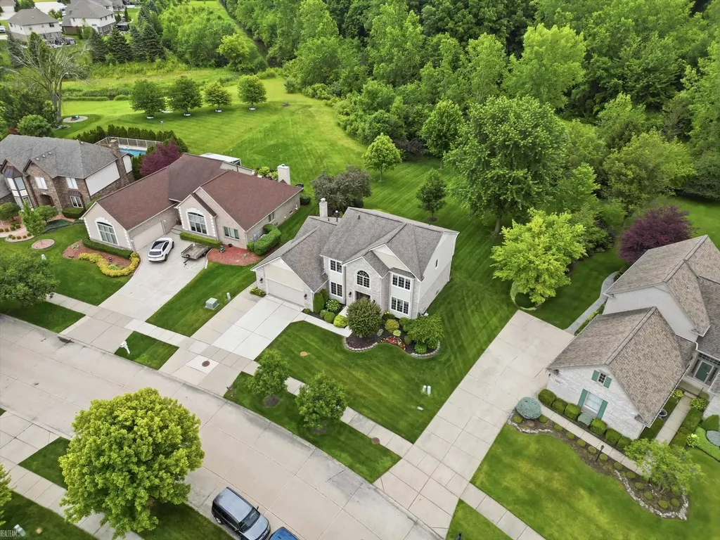 46288 Glen Pointe Drive Shelby Charter Township MI 48315