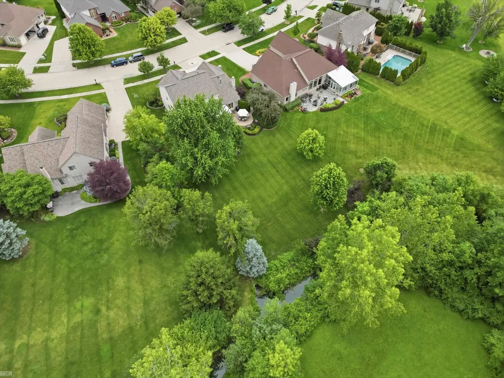 46288 Glen Pointe Drive Shelby Charter Township MI 48315