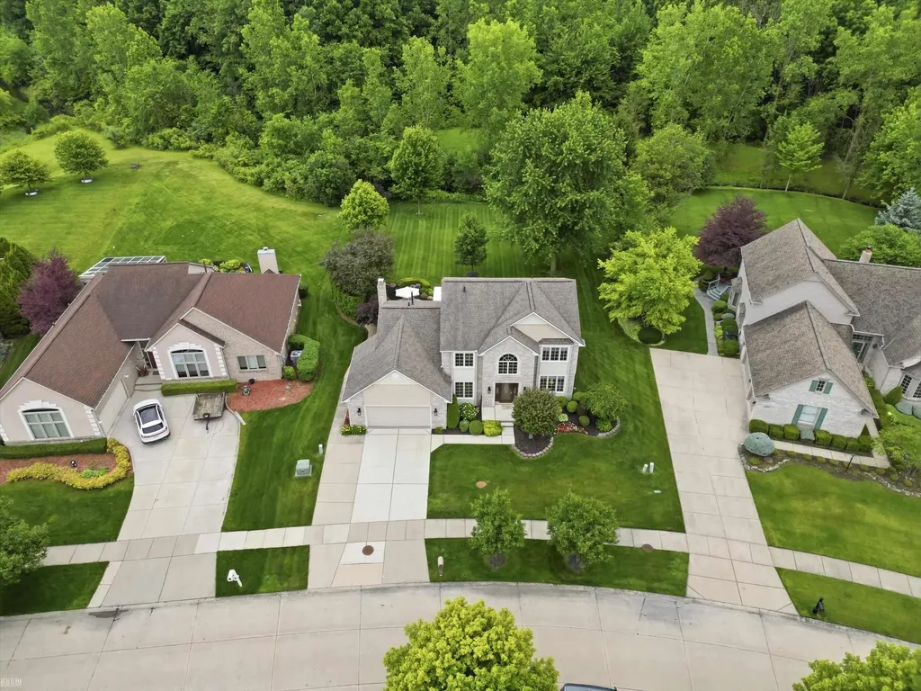 46288 Glen Pointe Drive Shelby Charter Township MI 48315