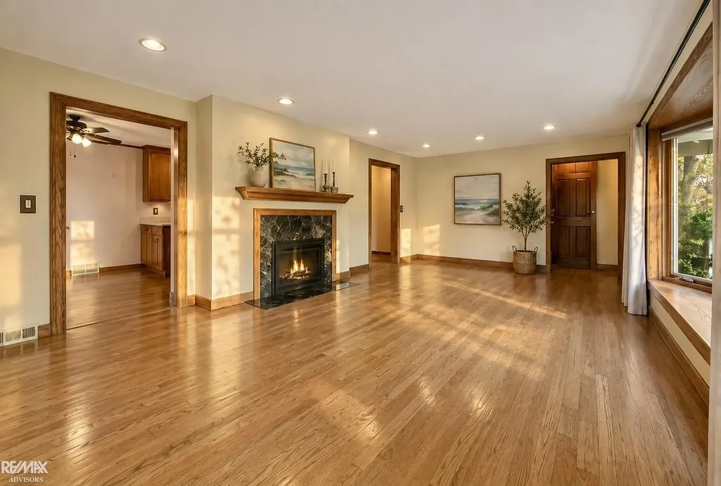 28900 S River Road Harrison Charter Township MI 48045