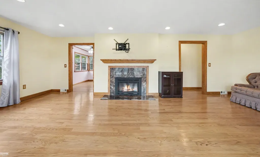 28900 S River Road Harrison Charter Township MI 48045
