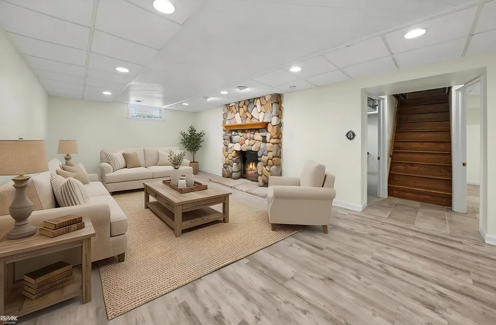 28900 S River Road Harrison Charter Township MI 48045