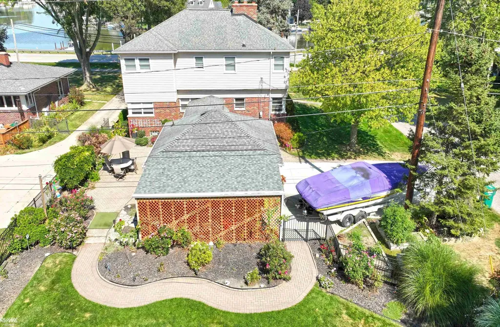 28900 S River Road Harrison Charter Township MI 48045