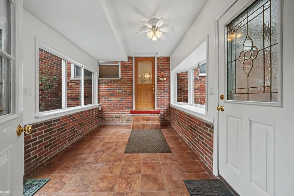 28900 S River Road Harrison Charter Township MI 48045