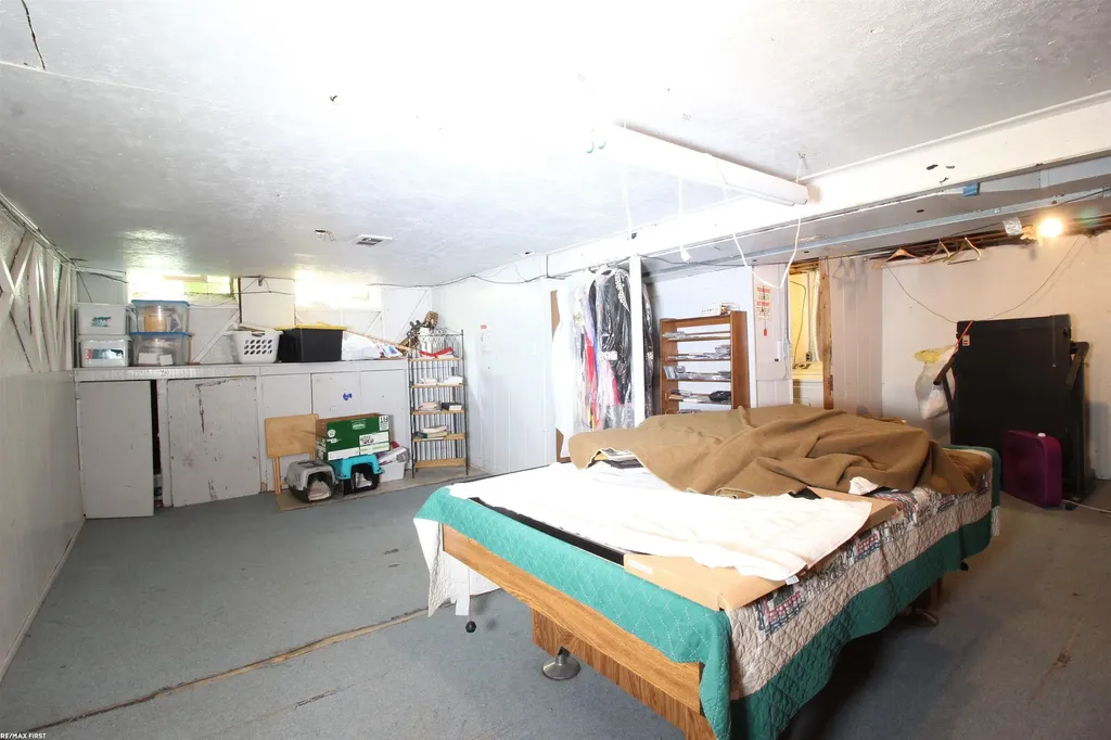 40147 Spitz Drive Sterling Heights City MI 48313