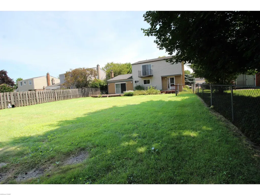 40147 Spitz Drive Sterling Heights City MI 48313