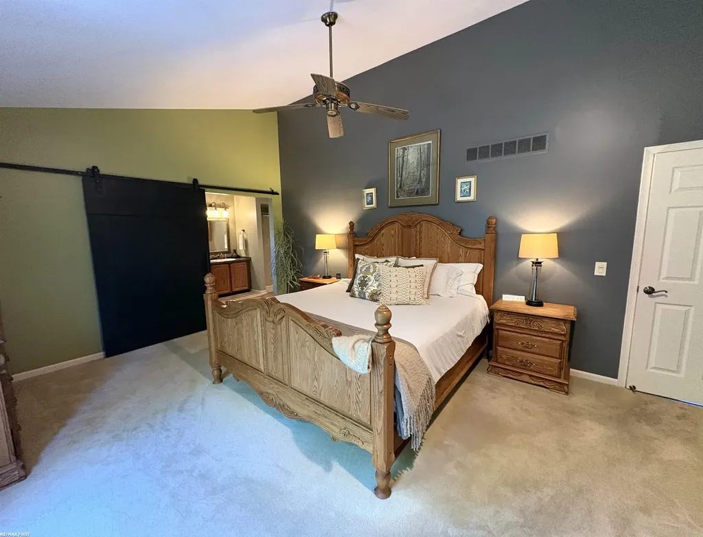 1734 Snowden Circle Rochester Hills City MI 48306