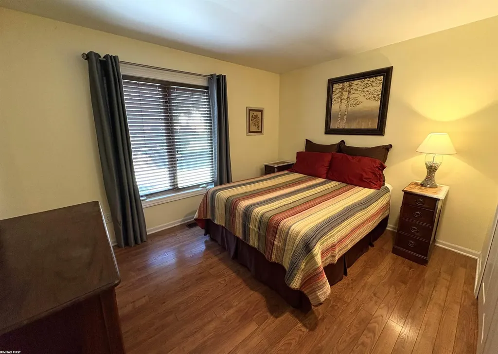 1734 Snowden Circle Rochester Hills City MI 48306