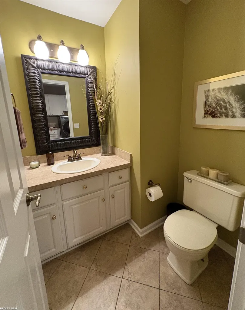 1734 Snowden Circle Rochester Hills City MI 48306