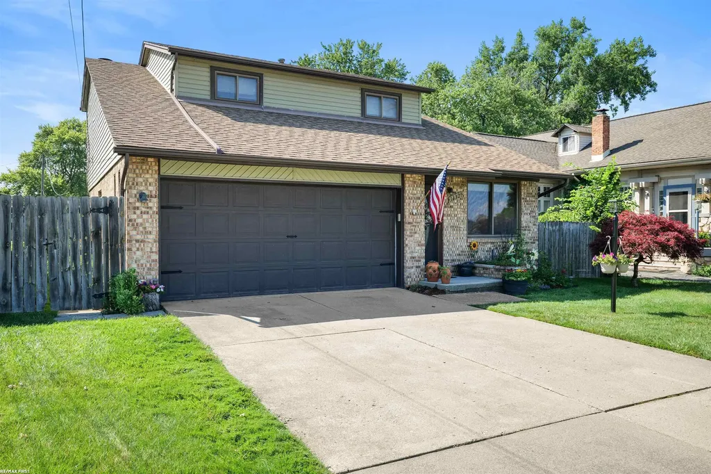 34321 Jefferson Avenue Harrison Charter Township MI 48045