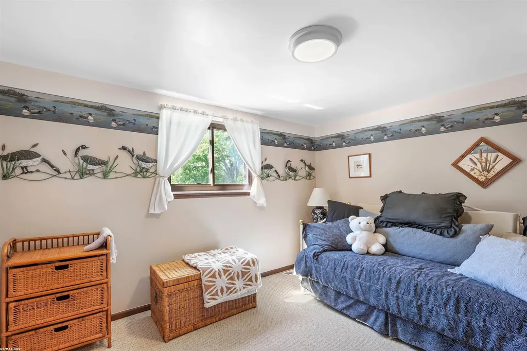 34321 Jefferson Avenue Harrison Charter Township MI 48045