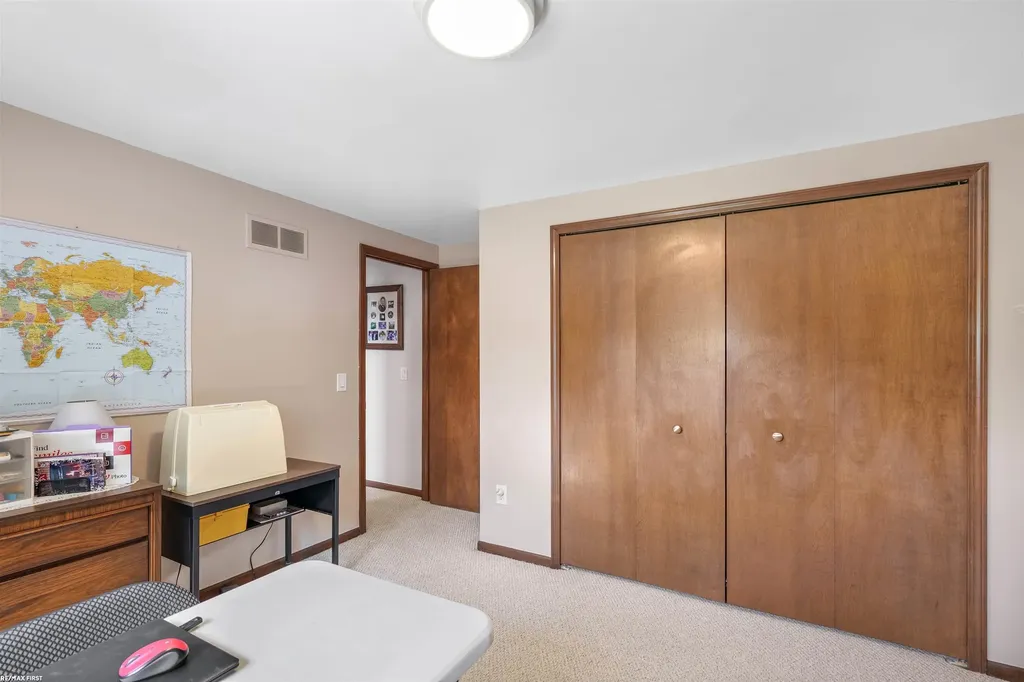34321 Jefferson Avenue Harrison Charter Township MI 48045