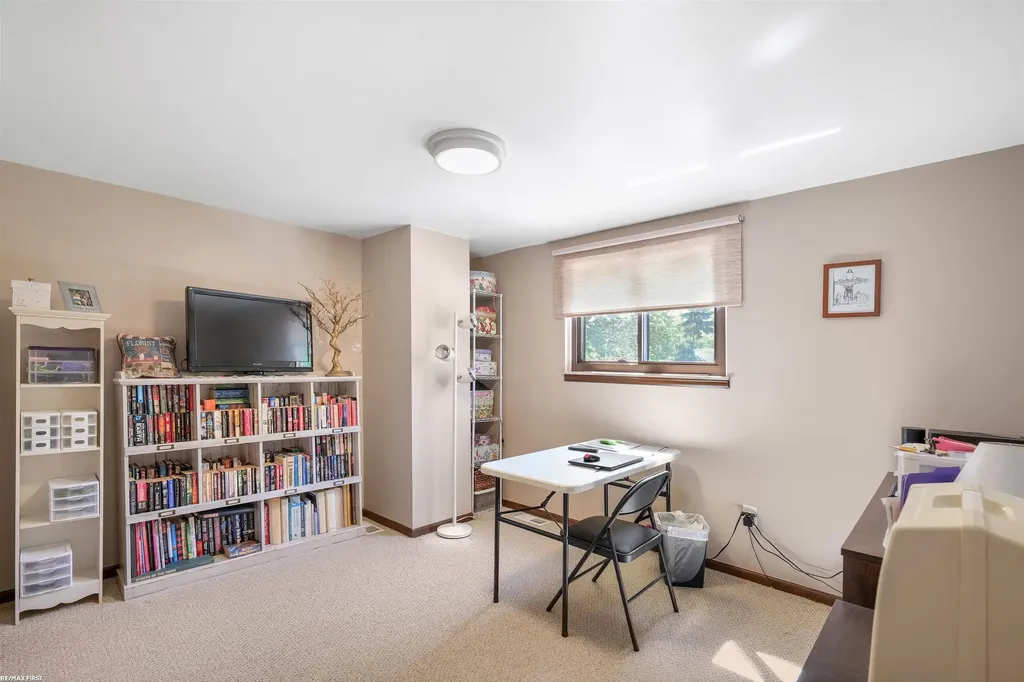 34321 Jefferson Avenue Harrison Charter Township MI 48045
