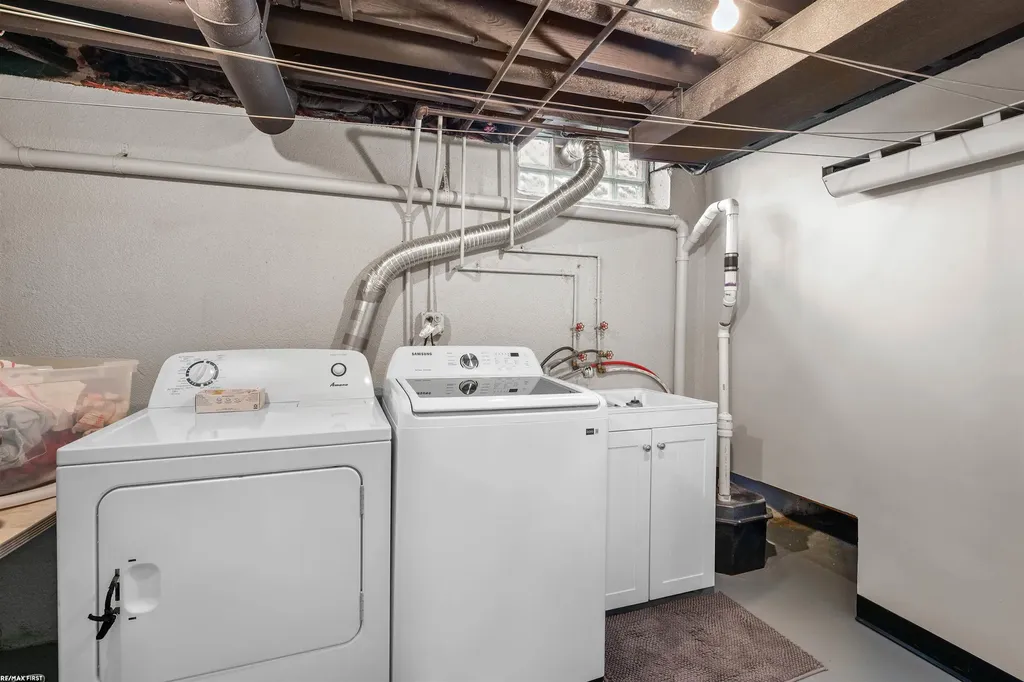 34321 Jefferson Avenue Harrison Charter Township MI 48045